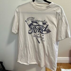 Abercrombie Essential Graphic
